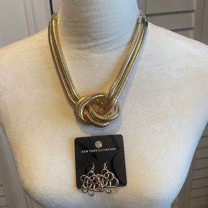New York & Company Necklace,earrings and matching bracelet.